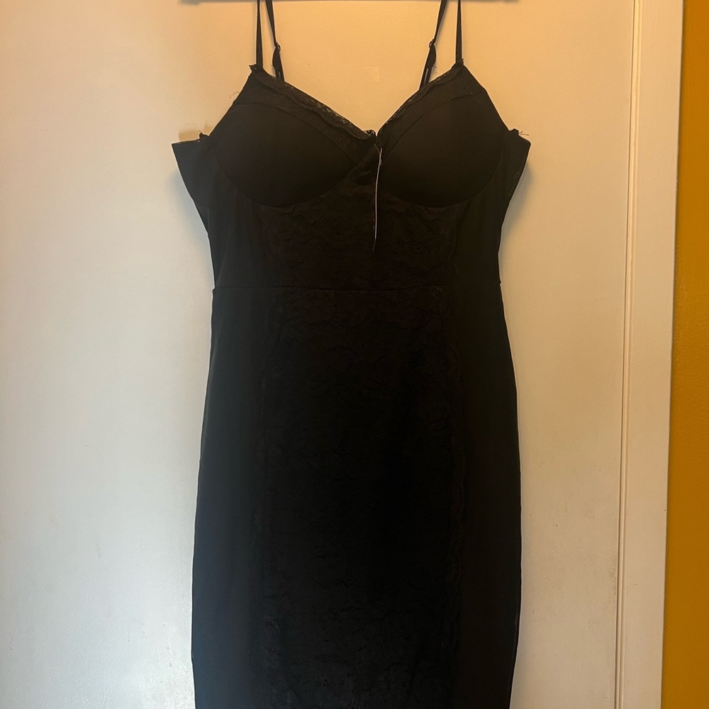 Chic Black Spaghetti Strap Midi Dress